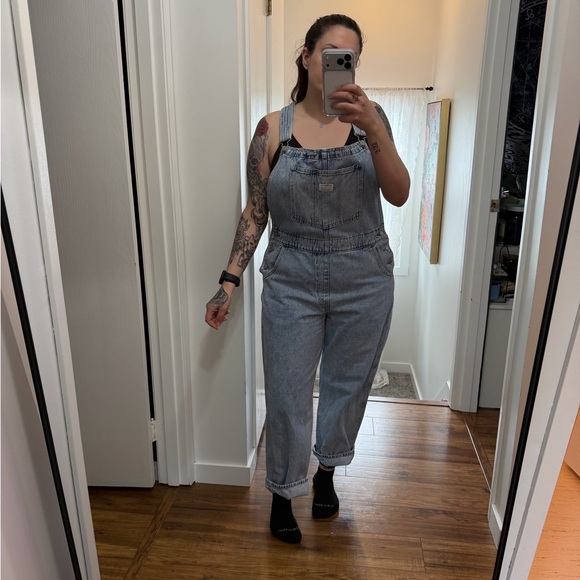 Levi’s denim overalls - Picture 2 of 5